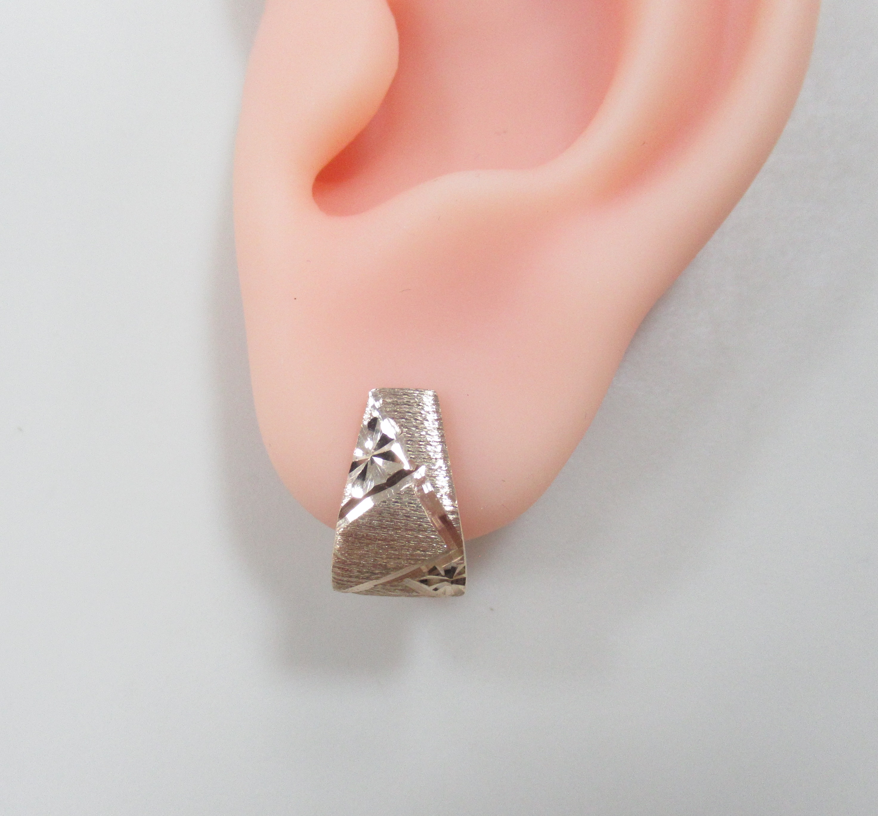 10519-000639 Серьги (Au 585)